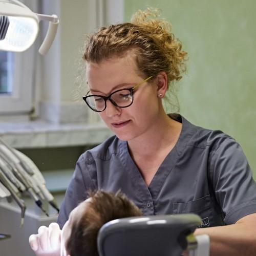 pani dentystka